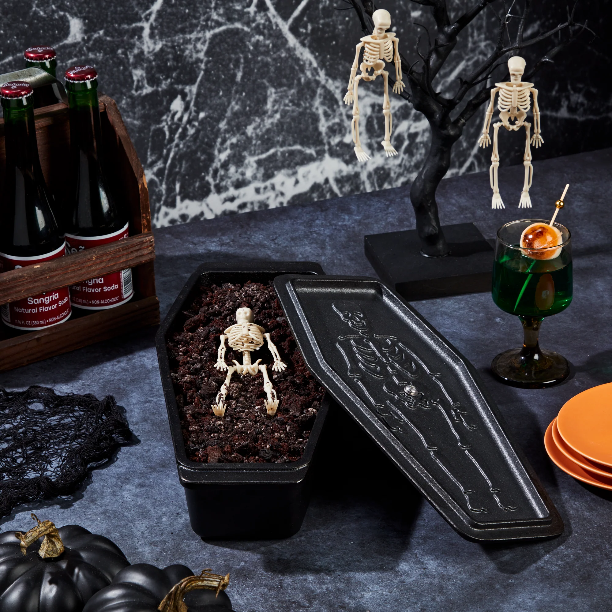 1.5-Quart / 2.5-Quart Cast Iron Skeleton Coffin Casket Loaf Pan, Black - Image 6