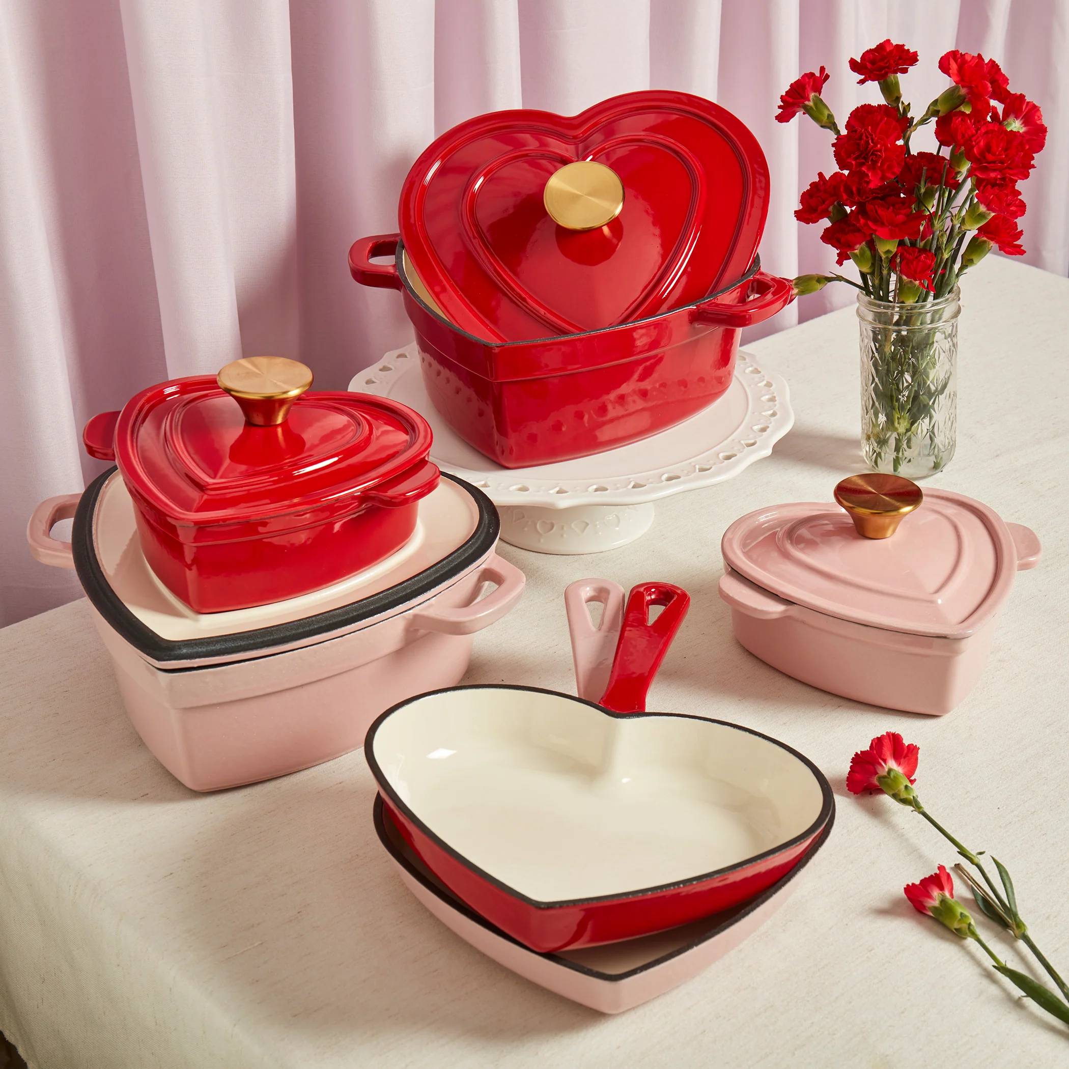 1-Quart Enameled Cast Iron Heart-Shaped Dutch Oven, Red - Image 4