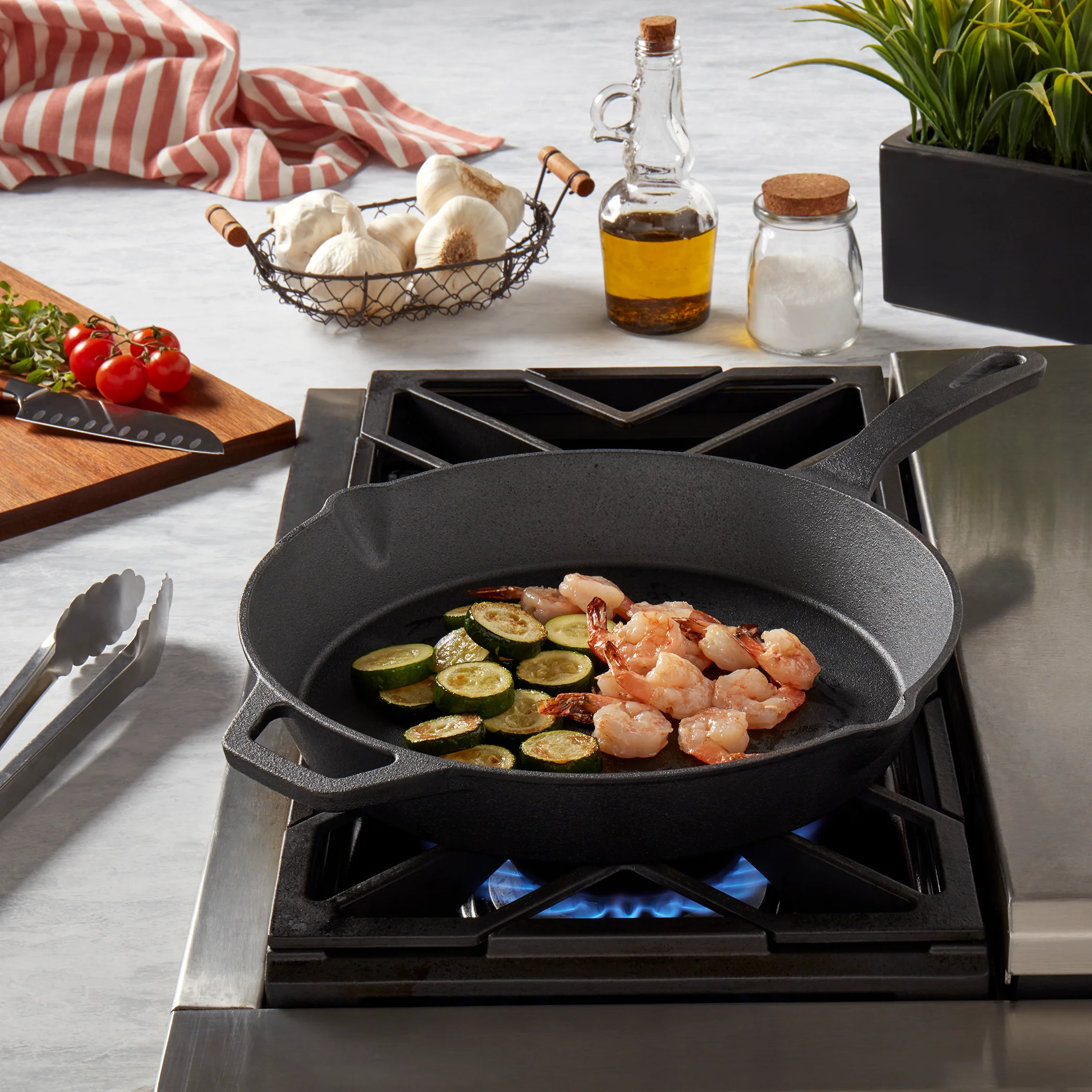 12" Round Pre-Seasoned Cast Iron Skillet Frying Pan - Image 3
