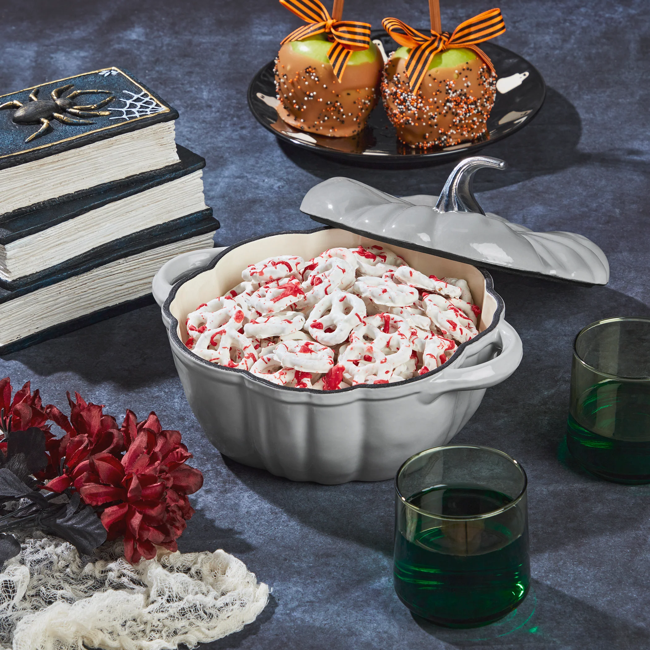 2-Quart / 4-Quart Enameled Cast Iron Pumpkin Dutch Ovens, Silver - Image 3