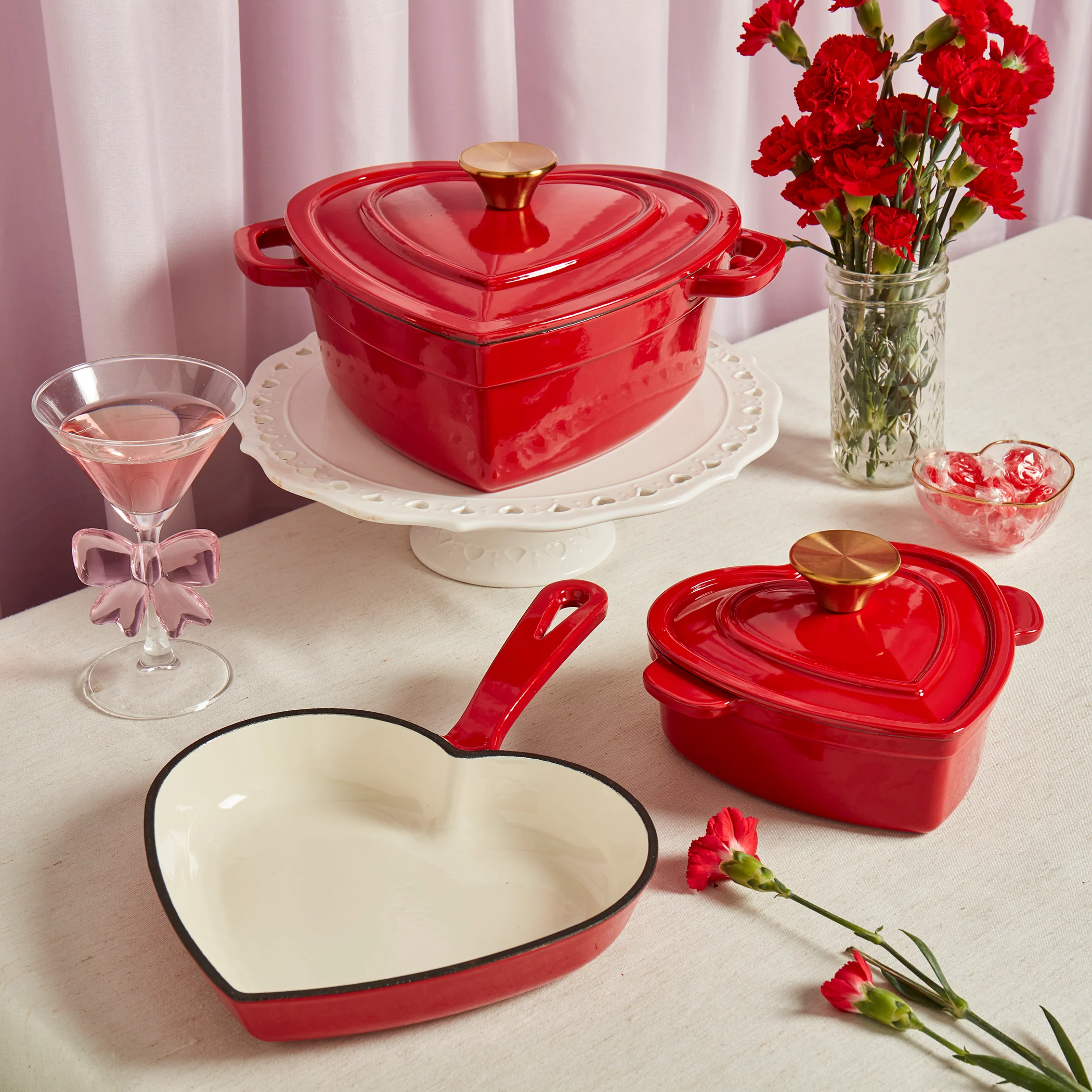 3-Quart Enameled Cast Iron Heart-Shaped Dutch Oven, Red - Image 5