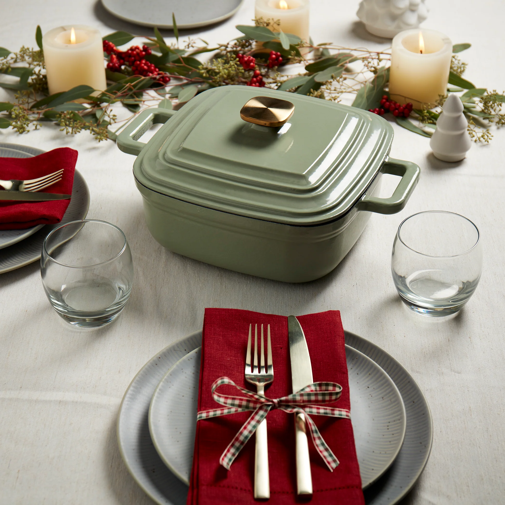 4-Quart Enameled Cast Iron Square Dutch Ovens, Matcha Green - Image 3
